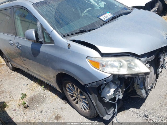 Toyota Sienna Xle V6 8 Passenger 2014 5TDYK3DC4ES459023 головне зображення