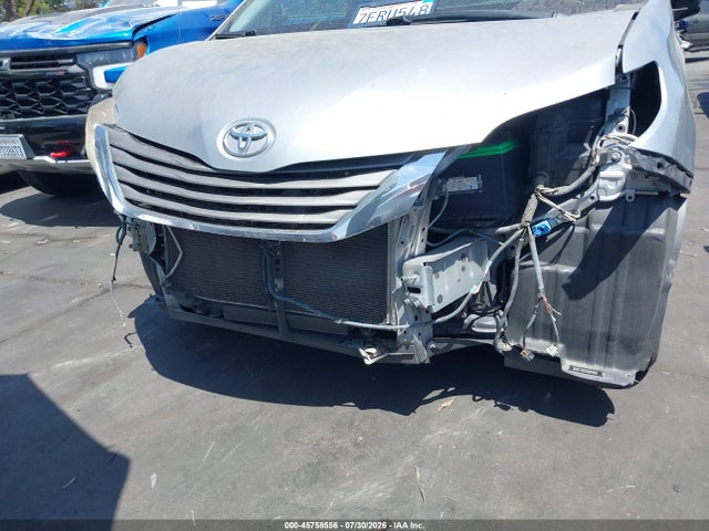 5TDYK3DC4ES459023 Toyota Sienna Xle V6 8 Passenger