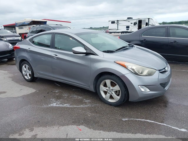 Auction sale of the 2013 Hyundai Elantra Gls, vin: KMHDH4AE5DU946889, lot number: 45758565