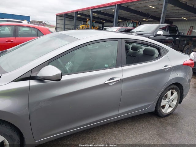 45758565 :رقم المزاد ، KMHDH4AE5DU946889 vin ، 2013 Hyundai Elantra Gls مزاد بيع