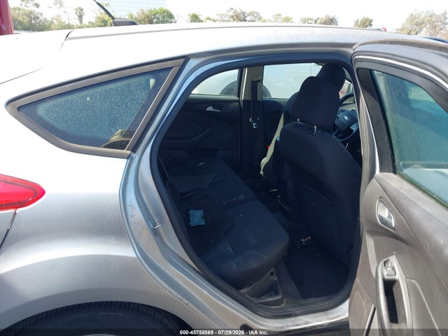 1FADP3K2XFL224452 Ford FOCUS SE