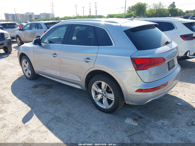 45758607 :رقم المزاد ، WA1BNAFY4J2045956 vin ، 2018 Audi Q5 2.0t Premium/2.0t Tech Premium مزاد بيع