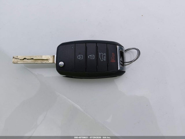 45758631 :رقم المزاد ، 5XYPGDA37HG232255 vin ، 2017 Kia Sorento 2.4l Lx مزاد بيع