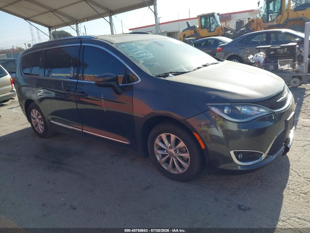 Aukcja sprzedaży 2018 Chrysler Pacifica Touring L, vin: 2C4RC1BG6JR120360, numer aukcji: 45758653