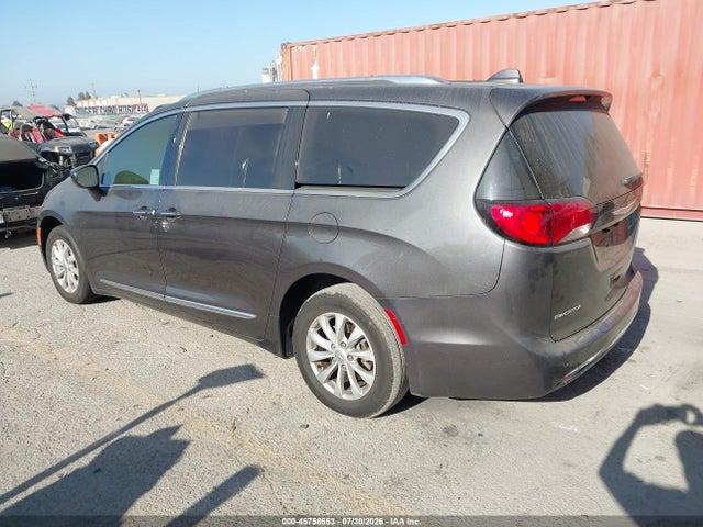 Продаж на аукціоні авто 2018 Chrysler Pacifica Touring L, vin: 2C4RC1BG6JR120360, номер лоту: 45758653