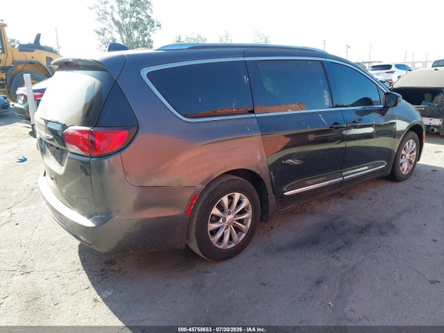 Продаж на аукціоні авто 2018 Chrysler Pacifica Touring L, vin: 2C4RC1BG6JR120360, номер лоту: 45758653