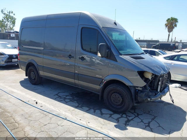 Продажа на аукционе авто 2015 Mercedes-benz Sprinter 2500 Normal Roof, vin: WD3PE7DC3FP142186, номер лота: 45758676