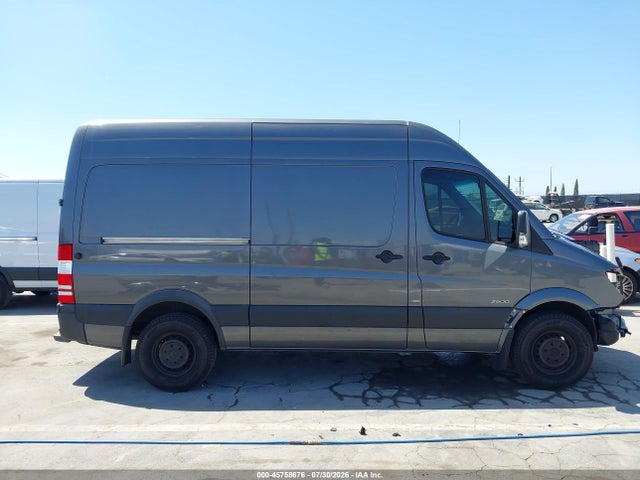 Продажа на аукционе авто 2015 Mercedes-benz Sprinter 2500 Normal Roof, vin: WD3PE7DC3FP142186, номер лота: 45758676