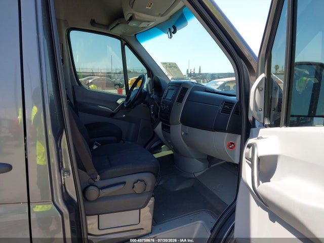Продажа на аукционе авто 2015 Mercedes-benz Sprinter 2500 Normal Roof, vin: WD3PE7DC3FP142186, номер лота: 45758676
