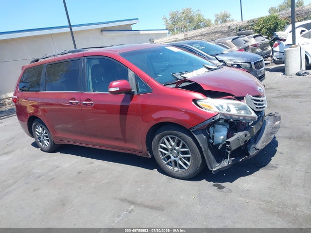 Продажа на аукционе авто 2015 Toyota Sienna Limited Premium 7 Passenger, vin: 5TDDK3DC4FS121024, номер лота: 45758683