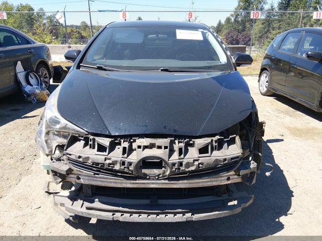 Toyota Prius Two Eco 2016 JTDKARFU6G3023862 Image 13