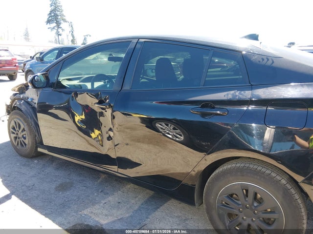Toyota Prius Two Eco 2016 JTDKARFU6G3023862 Image 15