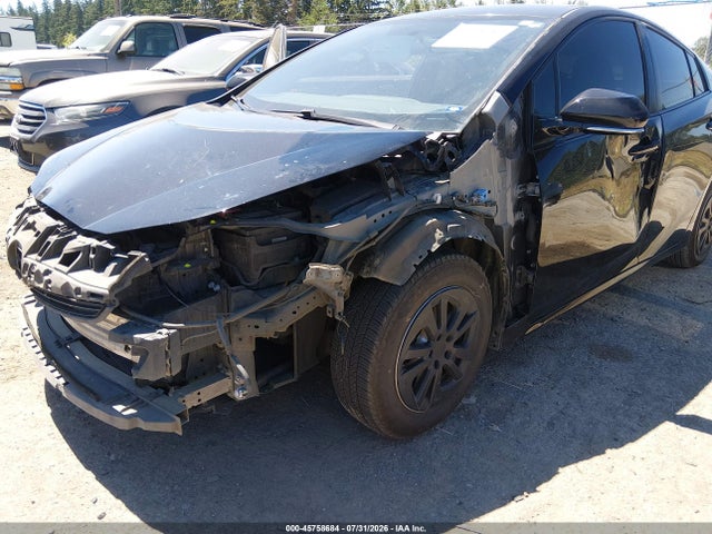 Toyota Prius Two Eco 2016 JTDKARFU6G3023862 Image 6