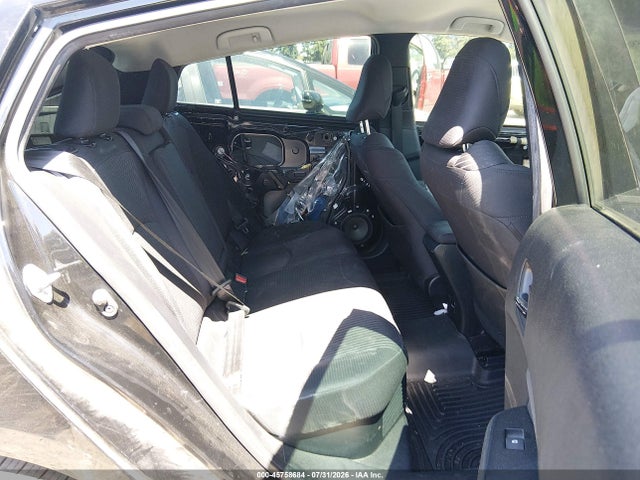 Toyota Prius Two Eco 2016 JTDKARFU6G3023862 Image 8