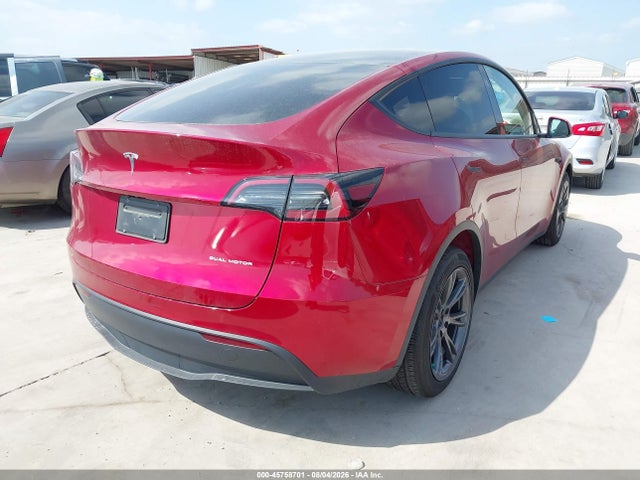Tesla Model Y Long Range Dual Motor All-wheel Drive 2024 7SAYGAEE2RF210044 Image 4