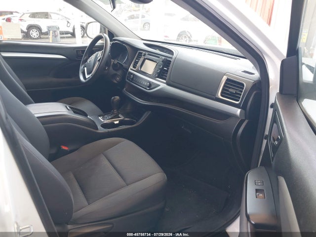 Toyota Highlander Le 2018 5TDZARFH4JS034768 Image 5