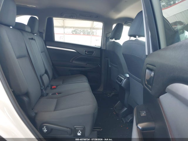 Toyota Highlander Le 2018 5TDZARFH4JS034768 Image 8
