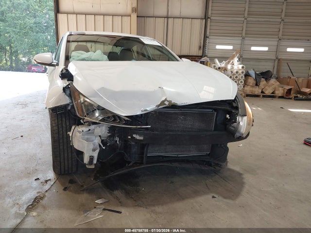Продажа на аукционе авто 2020 Hyundai Elantra Sel, vin: 5NPD84LF5LH512880, номер лота: 45758755