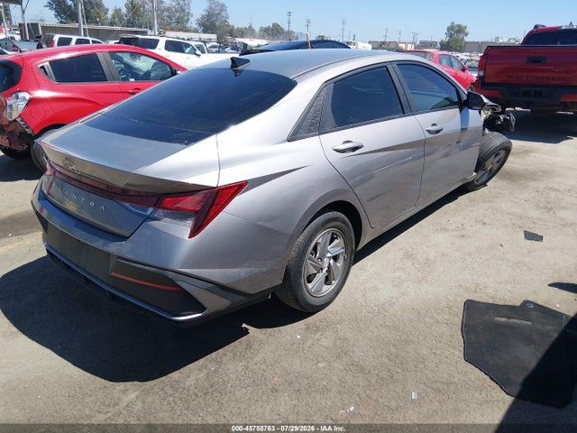 KMHLL4DG0RU693558 Hyundai ELANTRA SE