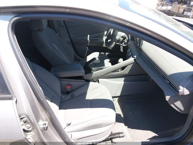 KMHLL4DG0RU693558 Hyundai ELANTRA SE