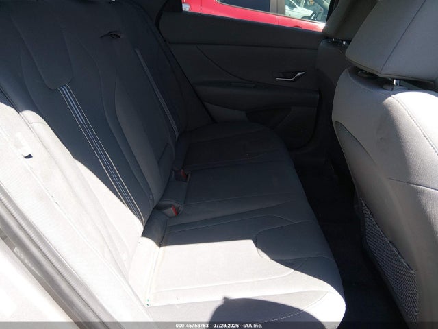 KMHLL4DG0RU693558 Hyundai ELANTRA SE
