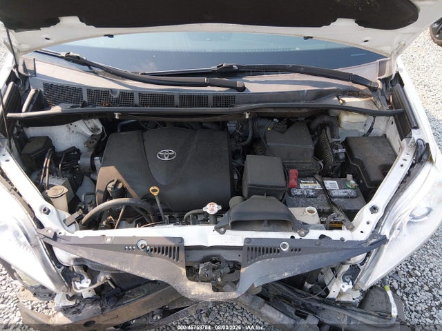 5TDKZ3DCXJS947338 Toyota Sienna Le 8-passenger