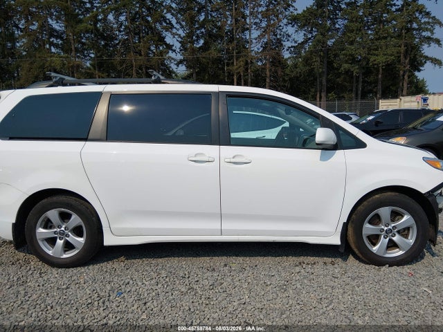 5TDKZ3DCXJS947338 Toyota Sienna Le 8-passenger