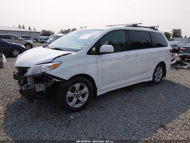 5TDKZ3DCXJS947338 Toyota Sienna Le 8-passenger