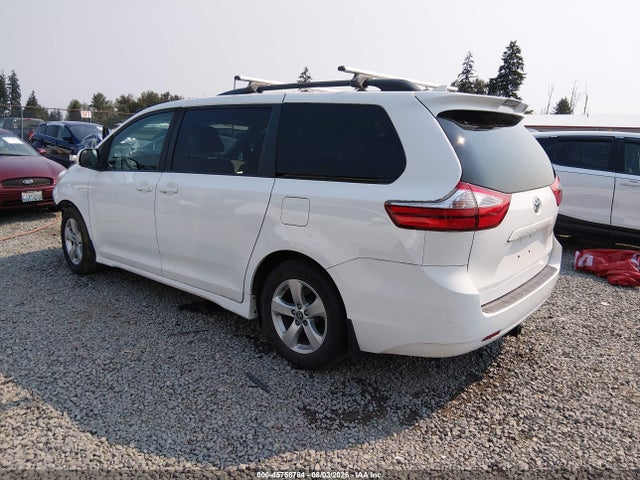 5TDKZ3DCXJS947338 Toyota Sienna Le 8-passenger