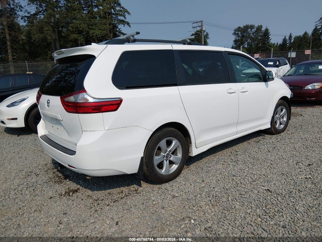 5TDKZ3DCXJS947338 Toyota Sienna Le 8-passenger