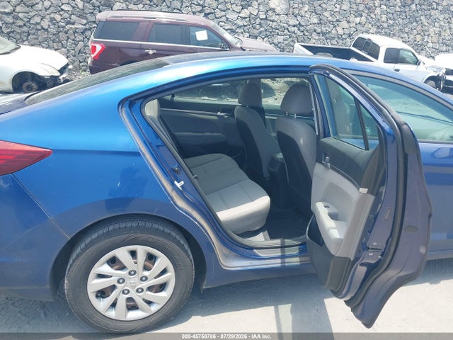 Hyundai ELANTRA SE 2019 5NPD74LF0KH469003 Image 8