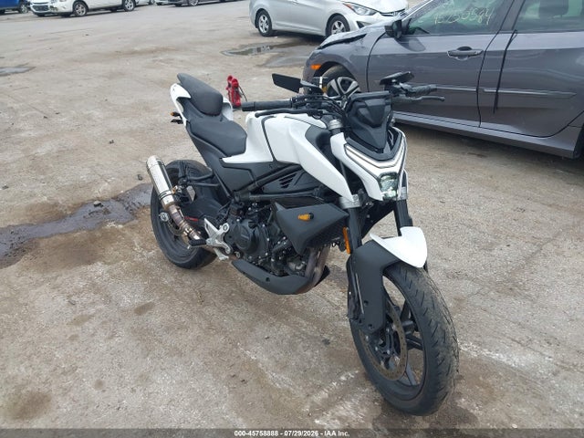 45758888 :رقم المزاد ، LCEPESLB7R6000158 vin ، 2024 Cf Moto 450nk مزاد بيع