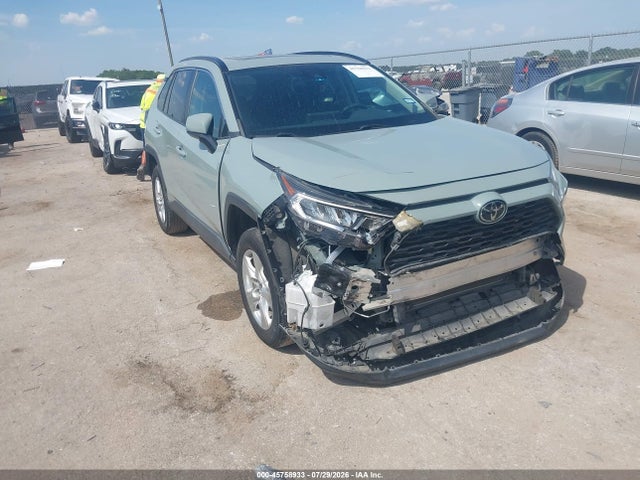 2021 Toyota Rav4 Xle მანქანა იყიდება აუქციონზე, vin: 2T3W1RFV7MW162367, აუქციონის ნომერი: 45758933