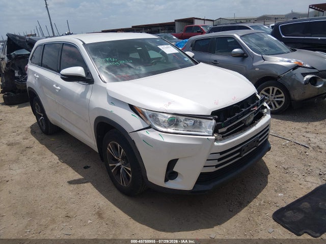 45758955 :رقم المزاد ، 5TDZZRFH3JS261961 vin ، 2018 Toyota Highlander Le مزاد بيع