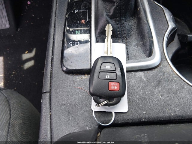 45758955 :رقم المزاد ، 5TDZZRFH3JS261961 vin ، 2018 Toyota Highlander Le مزاد بيع