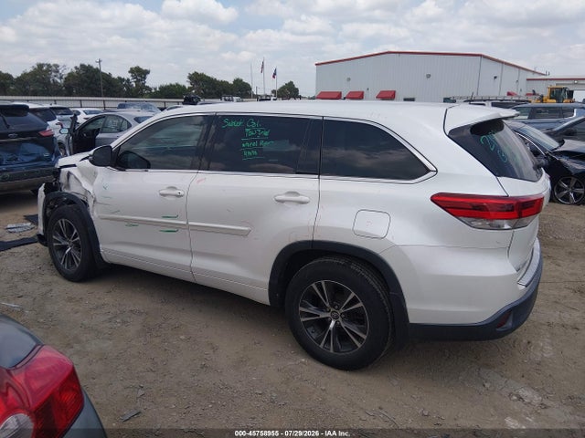 45758955 :رقم المزاد ، 5TDZZRFH3JS261961 vin ، 2018 Toyota Highlander Le مزاد بيع