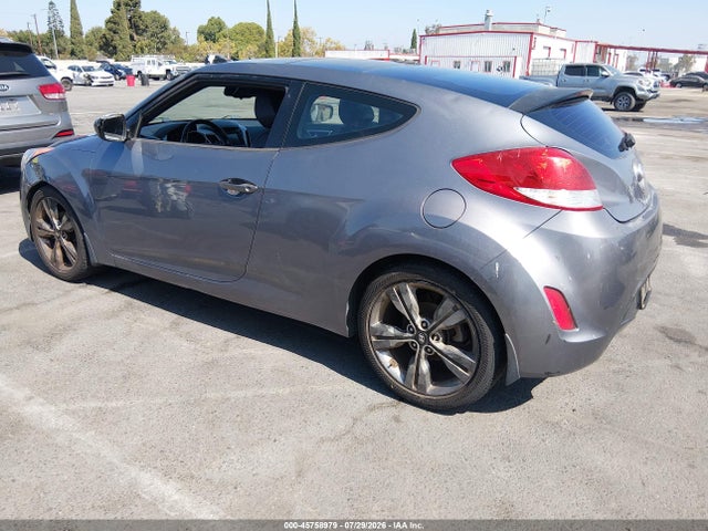 KMHTC6AD2GU253988 Hyundai Veloster