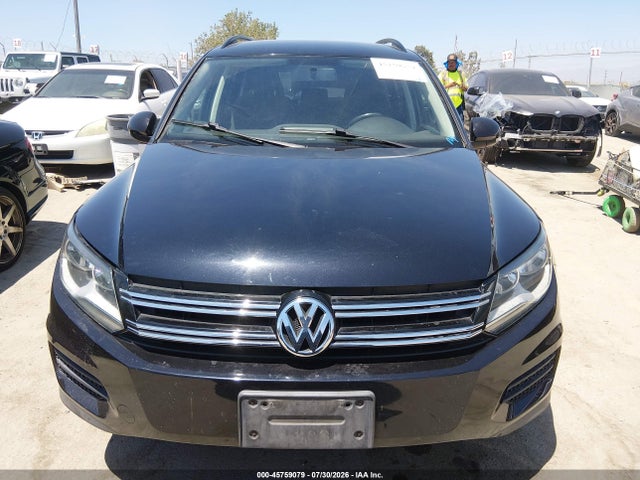 WVGAV7AXXFW566632 Volkswagen TIGUAN S