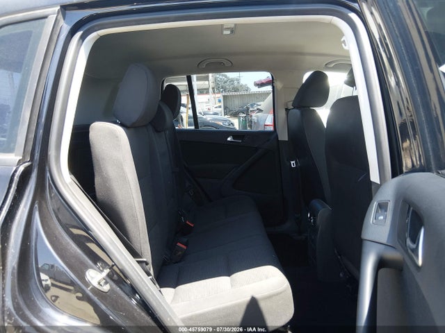 WVGAV7AXXFW566632 Volkswagen TIGUAN S