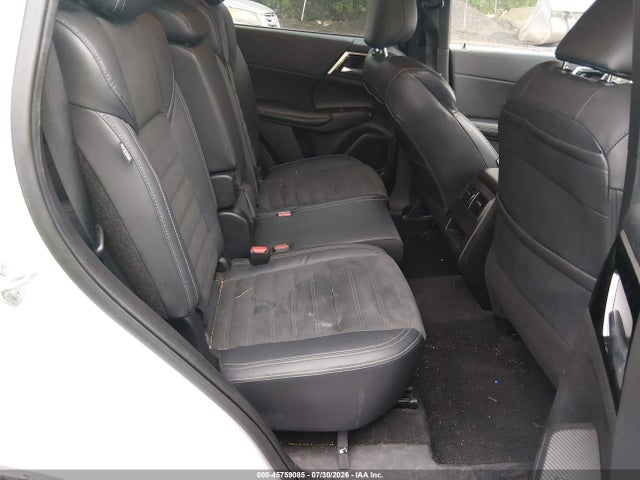 Продаж на аукціоні авто 2022 Mitsubishi Outlander Black Edition S-awc/se 2.5 S-awc/se Launch Edition S-awc, vin: JA4J4UA8XNZ051801, номер лоту: 45759085