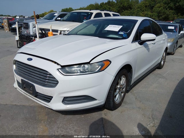Ford FUSION S 2016 3FA6P0G73GR382047 Image 2