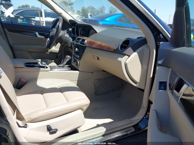 Aukcja sprzedaży 2014 Mercedes-benz C 250 Luxury/sport, vin: WDDGF4HB9EA964047, numer aukcji: 45759189