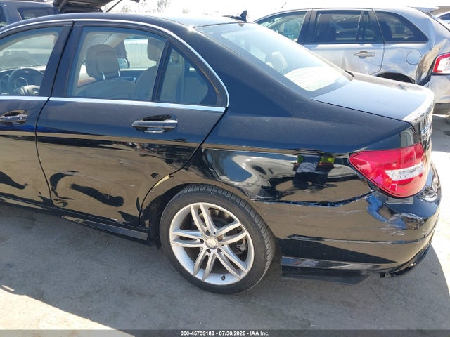 Aukcja sprzedaży 2014 Mercedes-benz C 250 Luxury/sport, vin: WDDGF4HB9EA964047, numer aukcji: 45759189
