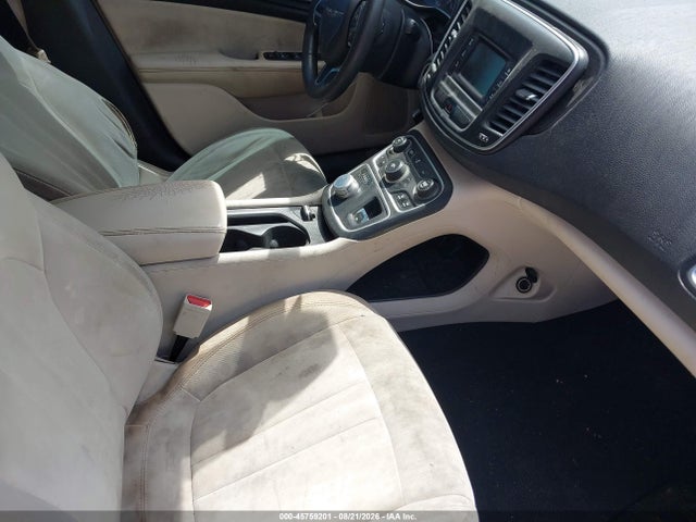 45759201 :رقم المزاد ، 1C3CCCFB0FN547509 vin ، 2015 Chrysler 200 Lx مزاد بيع