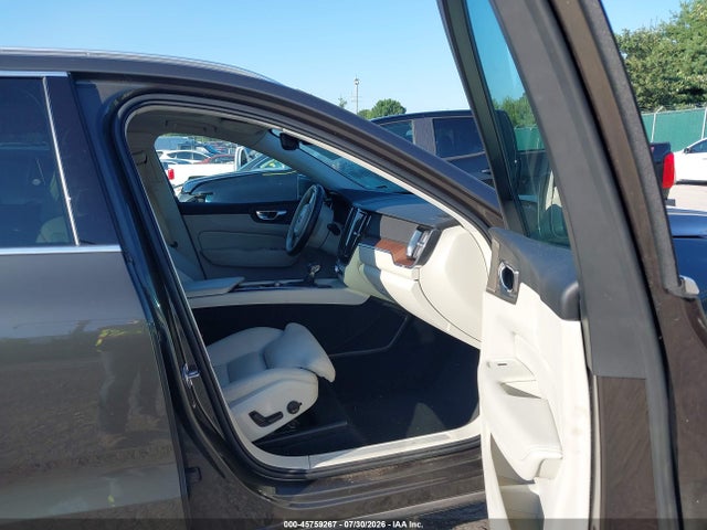 45759267 :رقم المزاد ، YV4102DL8L1598256 vin ، 2020 Volvo Xc60 T5 Inscription مزاد بيع