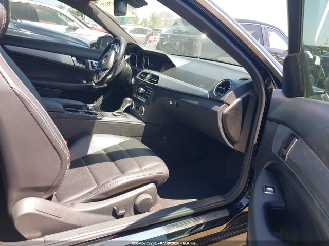 WDDGJ4HB8FG436402 Mercedes-Benz C 250