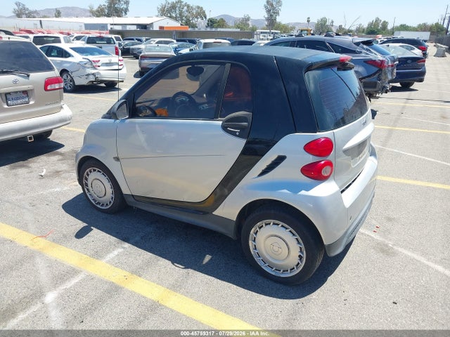 2013 Smart Fortwo Pure მანქანა იყიდება აუქციონზე, vin: WMEEJ3BA6DK706136, აუქციონის ნომერი: 45759317