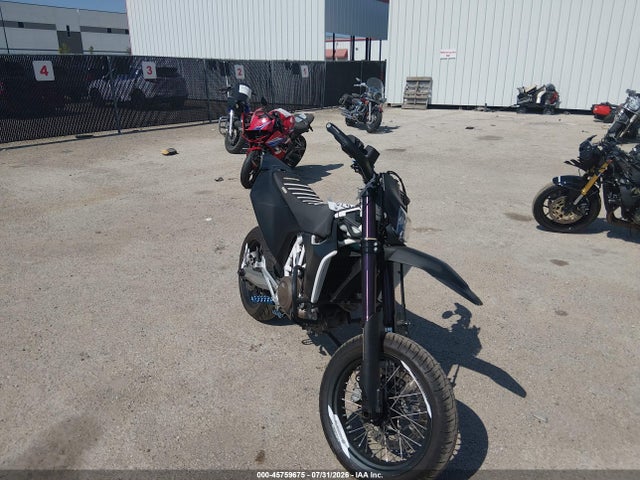 2018 VBKUSV409JM714849 zdjęcie główne