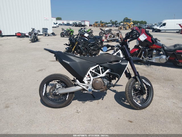Husqvarna Supermoto 701 2018 VBKUSV409JM714849 Image 12