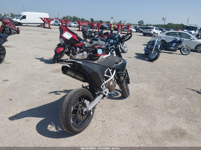 Husqvarna Supermoto 701 2018 VBKUSV409JM714849 Image 4